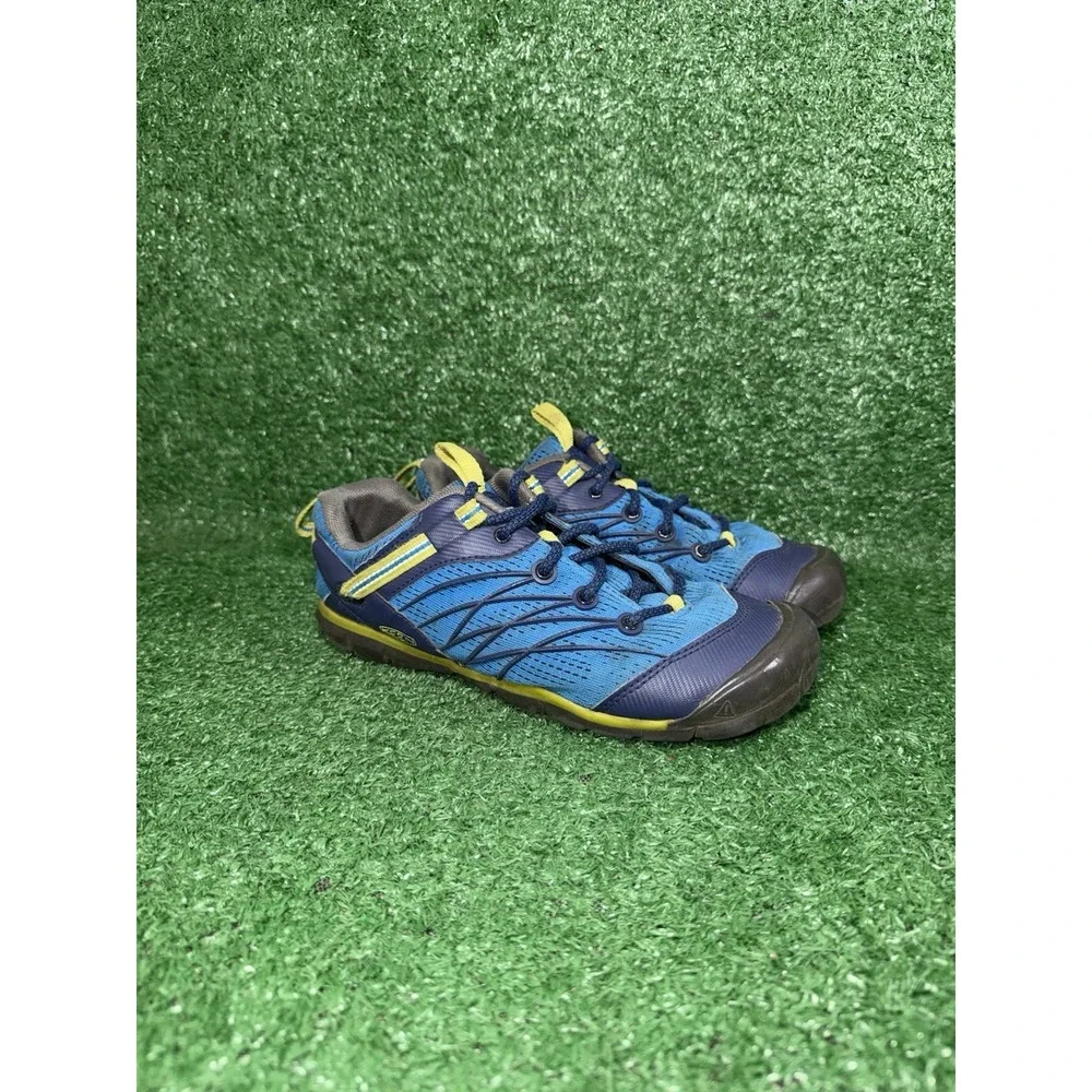 KEEN Kids Youth Size 5 M Chandler CNX Water Shoes Blue Outdoor Hiking Sneaker